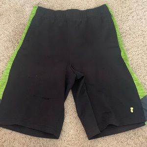 Gran and black active shorts